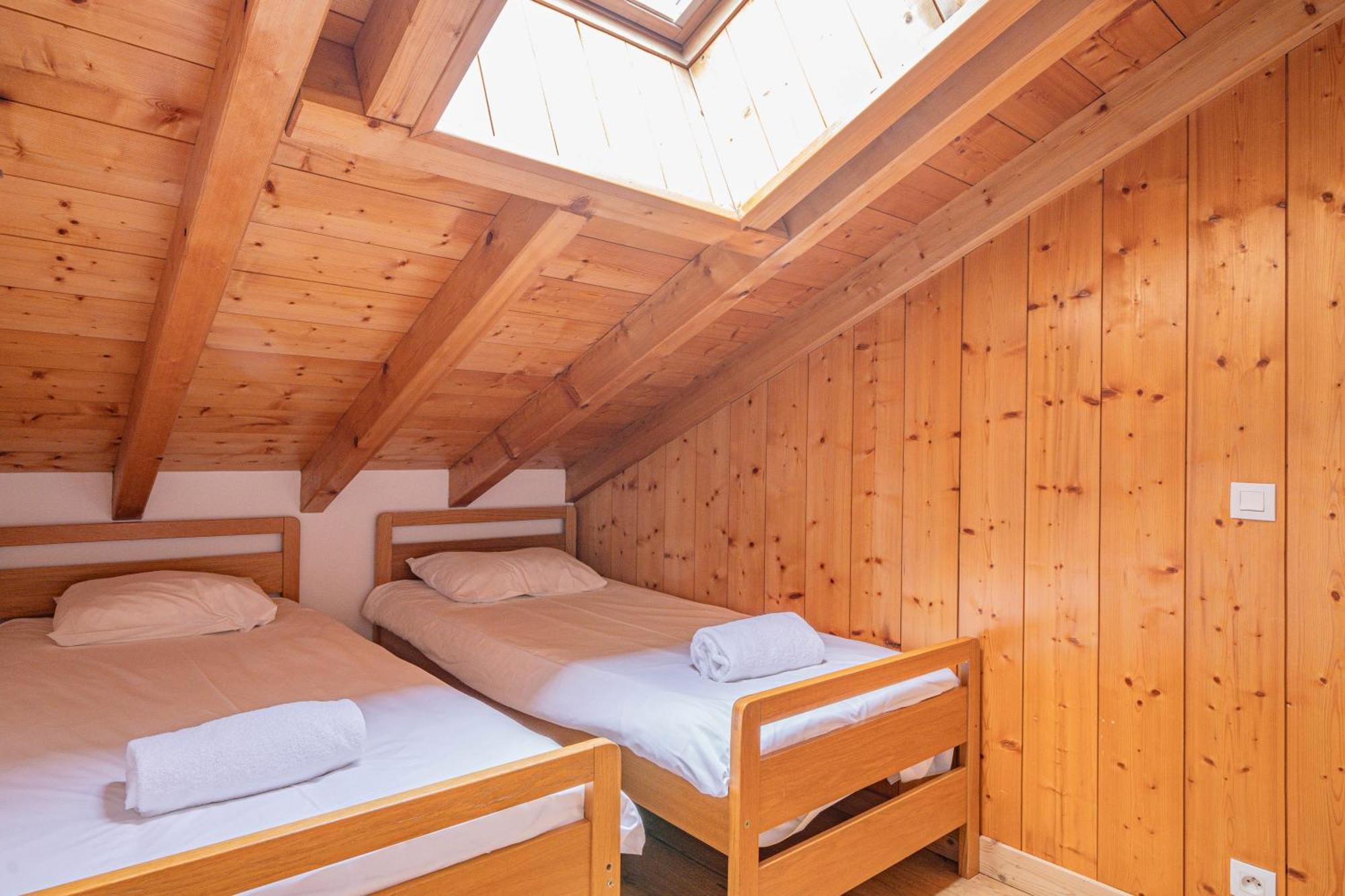 Apartment Capucin - A 3 Bedroom Chamonix Mountain Loft ภายนอก รูปภาพ