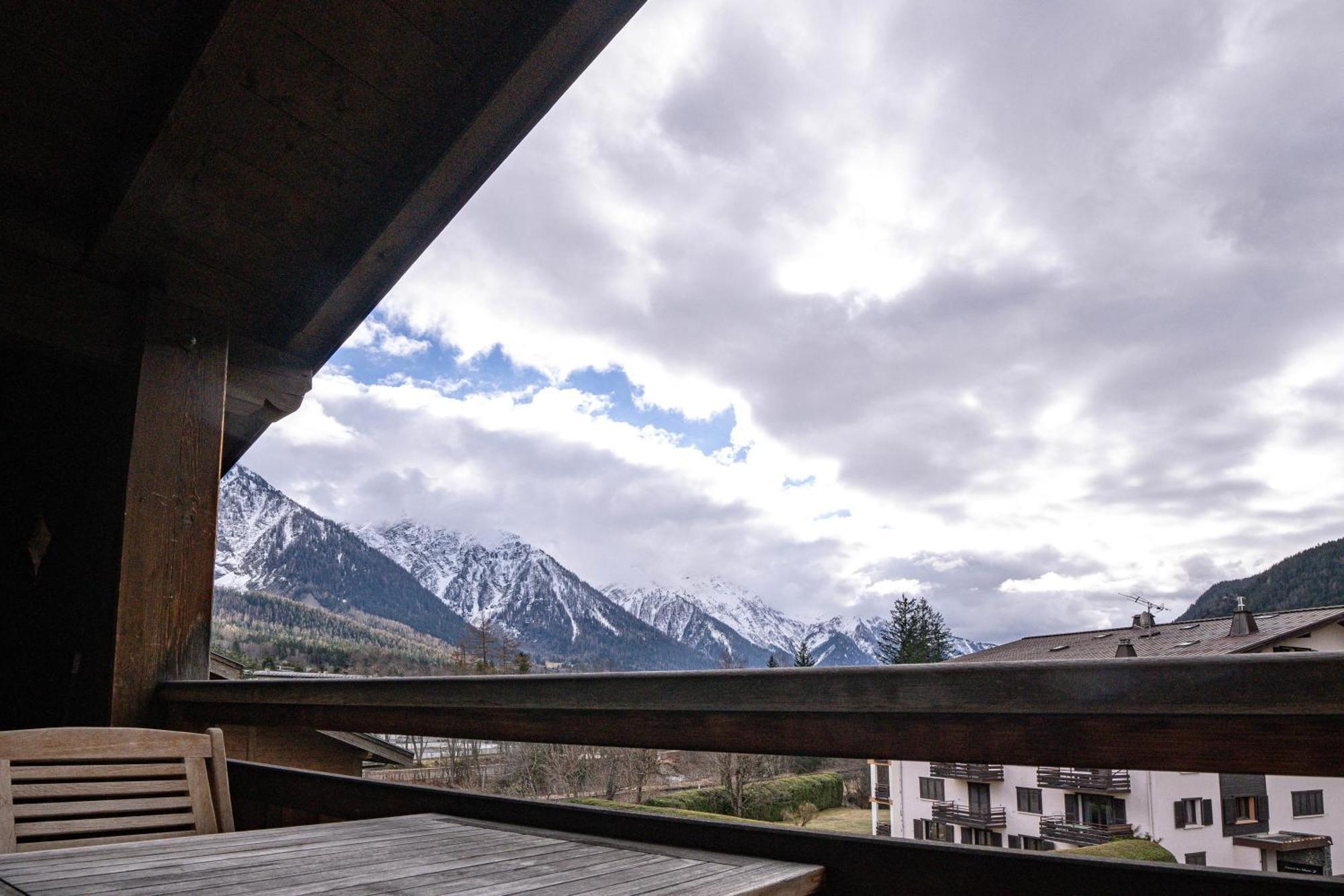 Apartment Capucin - A 3 Bedroom Chamonix Mountain Loft ภายนอก รูปภาพ