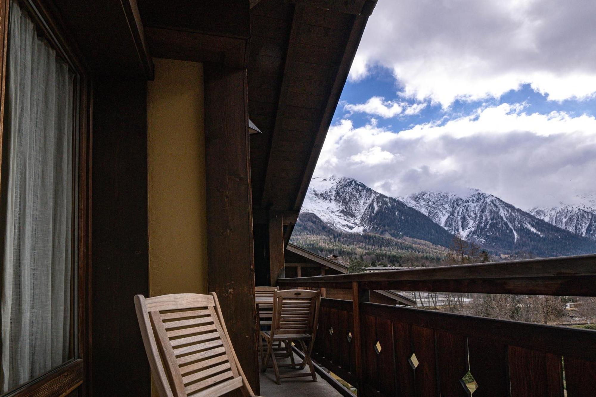 Apartment Capucin - A 3 Bedroom Chamonix Mountain Loft ภายนอก รูปภาพ