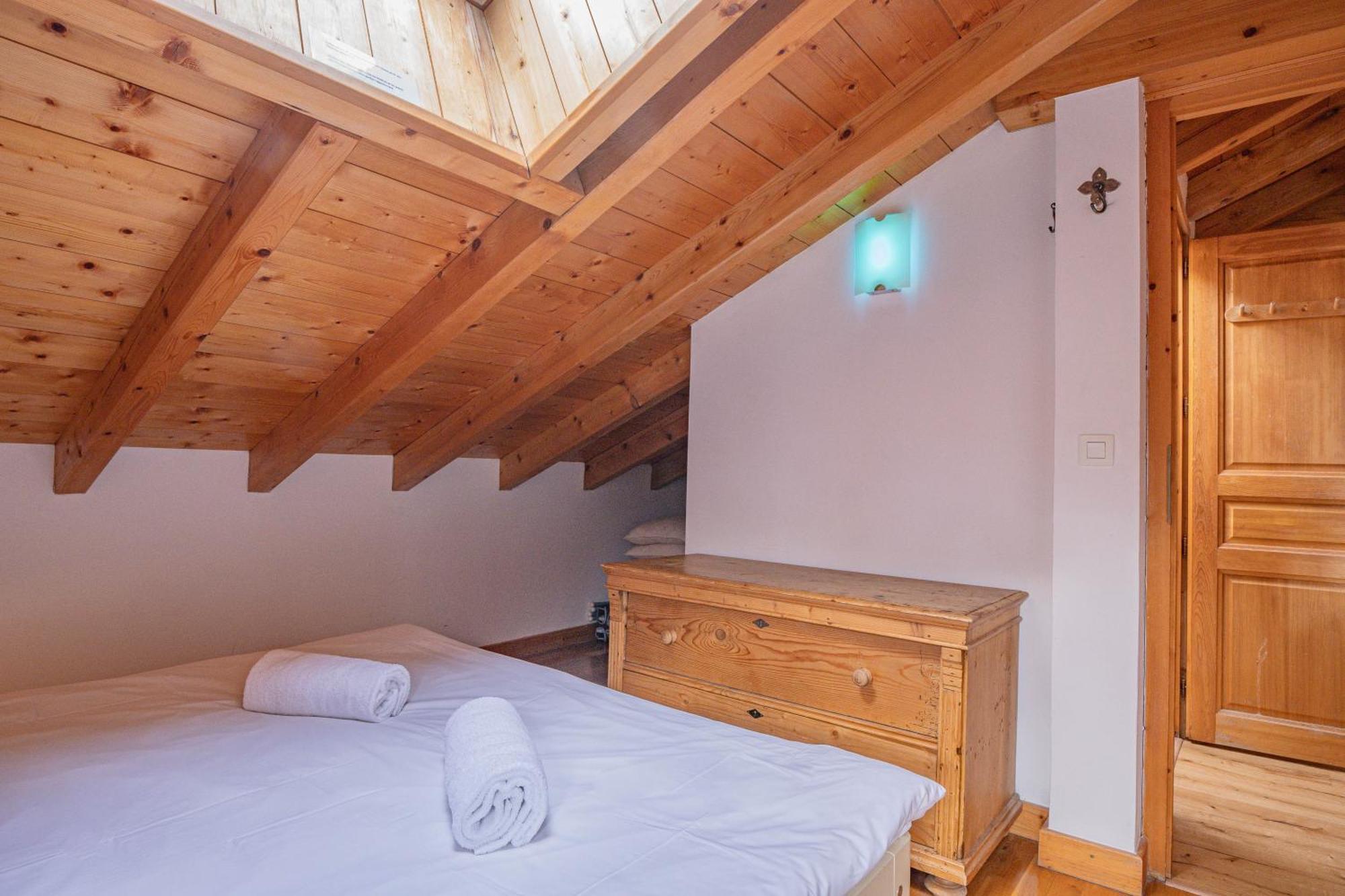 Apartment Capucin - A 3 Bedroom Chamonix Mountain Loft ภายนอก รูปภาพ