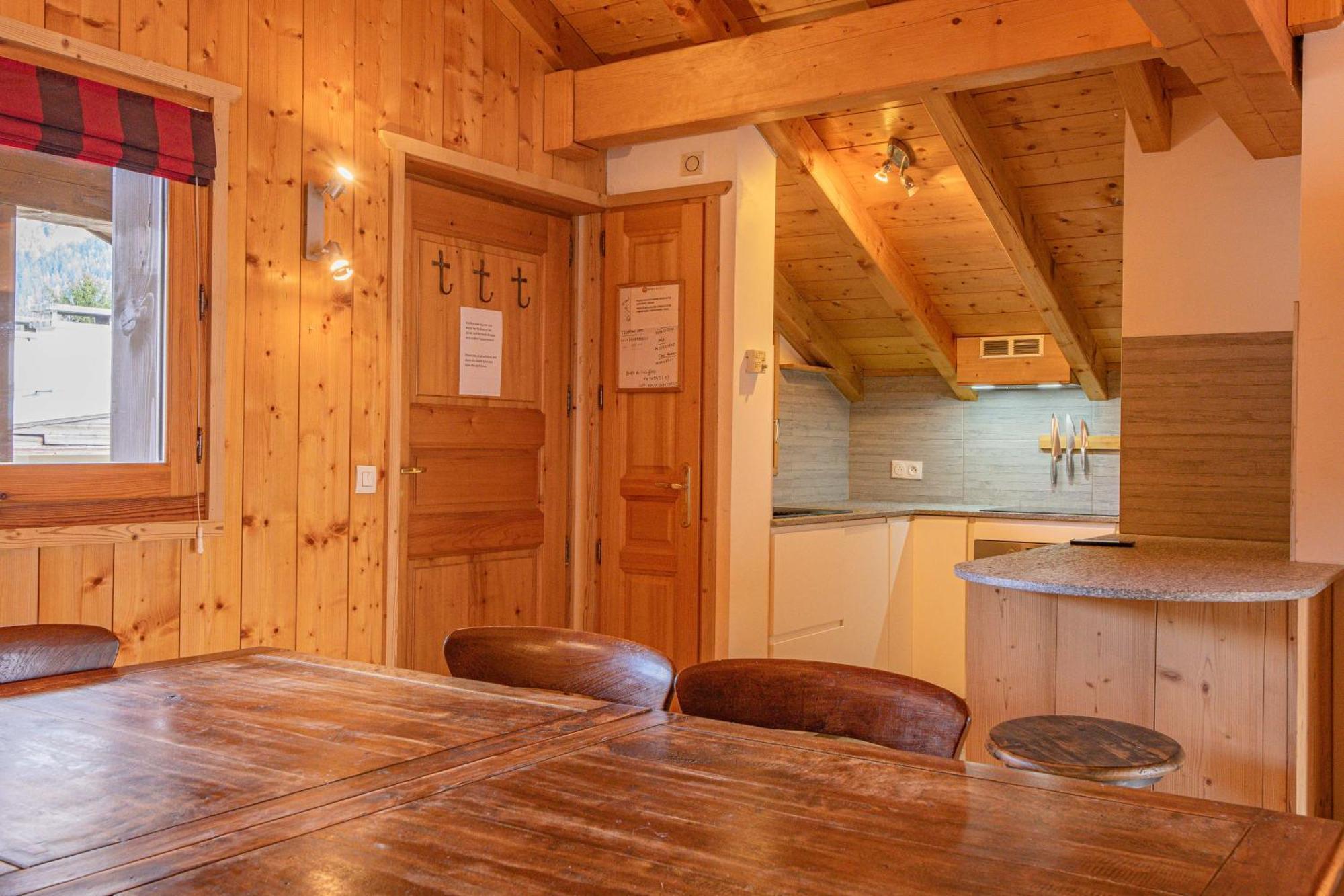 Apartment Capucin - A 3 Bedroom Chamonix Mountain Loft ภายนอก รูปภาพ