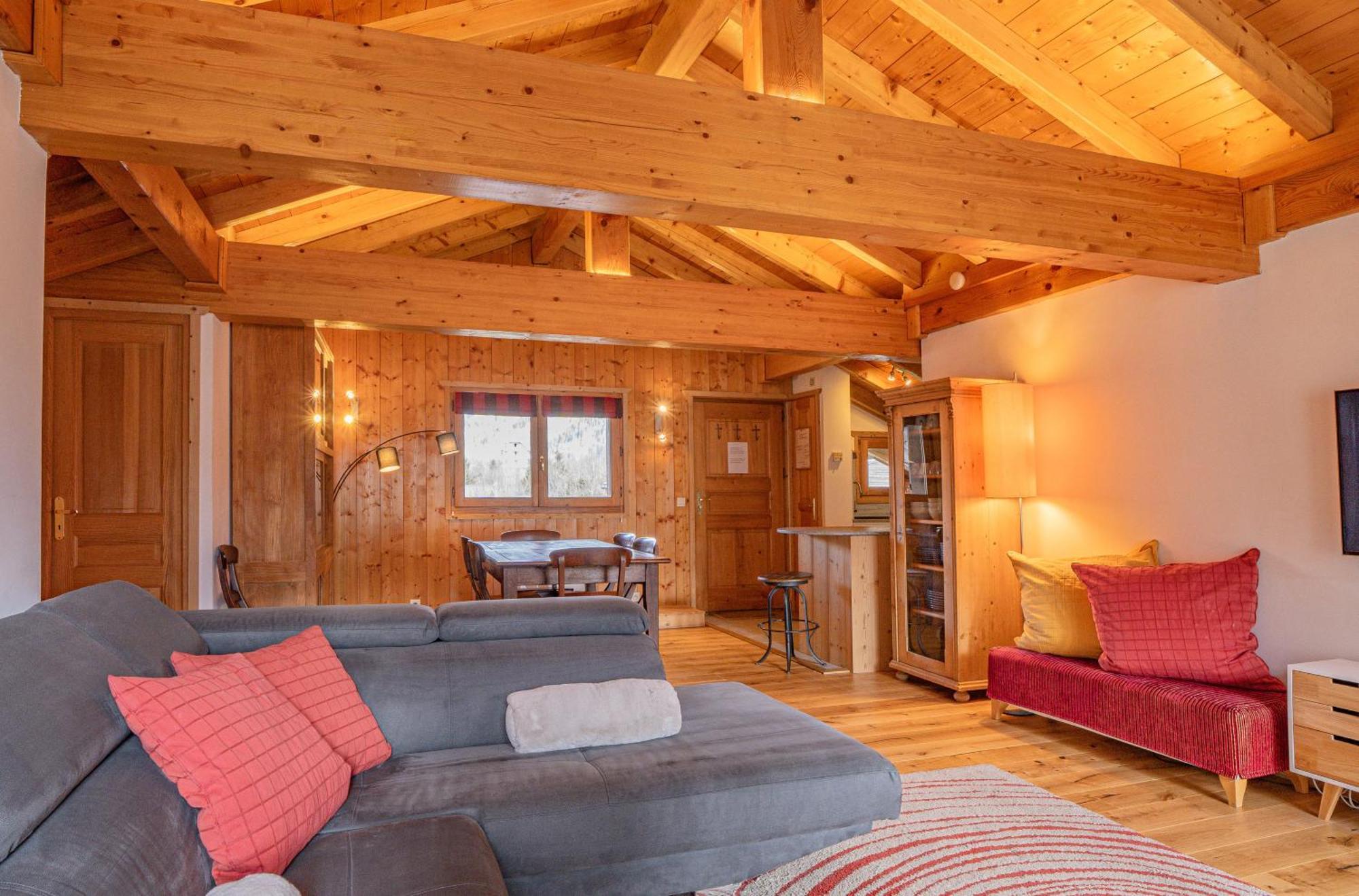 Apartment Capucin - A 3 Bedroom Chamonix Mountain Loft ภายนอก รูปภาพ