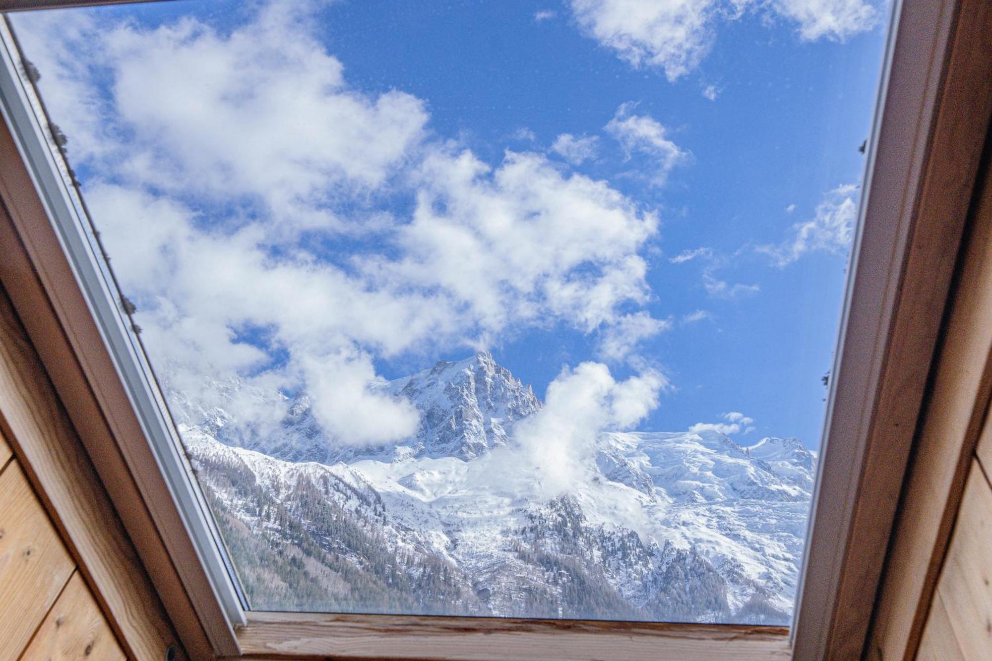 Apartment Capucin - A 3 Bedroom Chamonix Mountain Loft ภายนอก รูปภาพ