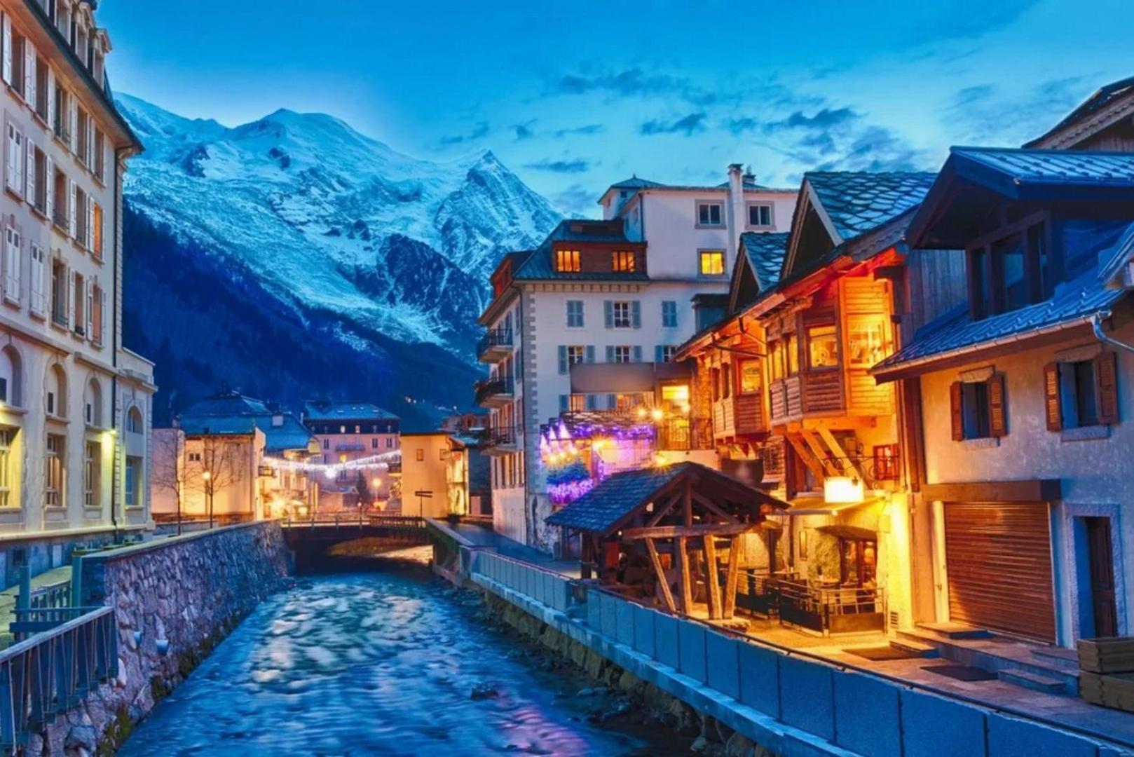 Apartment Capucin - A 3 Bedroom Chamonix Mountain Loft ภายนอก รูปภาพ