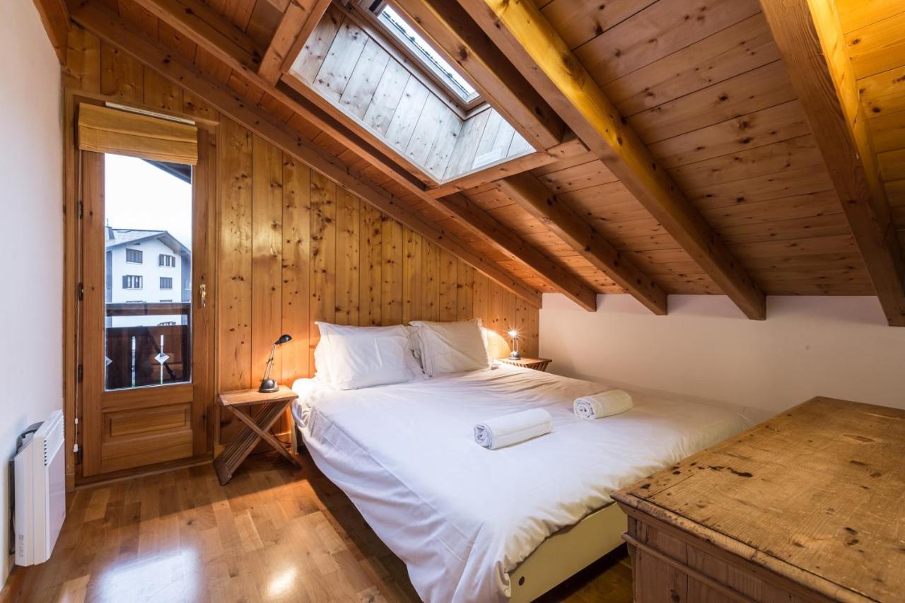 Apartment Capucin - A 3 Bedroom Chamonix Mountain Loft ภายนอก รูปภาพ