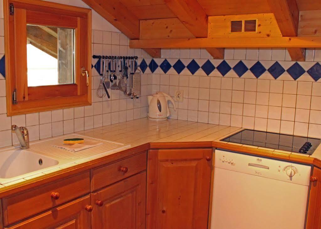 Apartment Capucin - A 3 Bedroom Chamonix Mountain Loft ภายนอก รูปภาพ