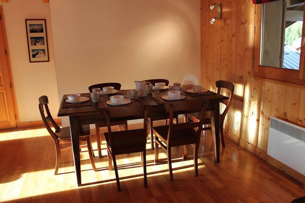 Apartment Capucin - A 3 Bedroom Chamonix Mountain Loft ภายนอก รูปภาพ