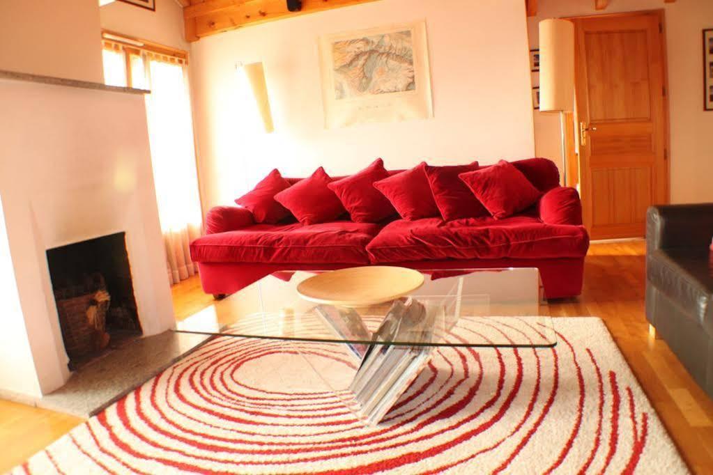 Apartment Capucin - A 3 Bedroom Chamonix Mountain Loft ภายนอก รูปภาพ