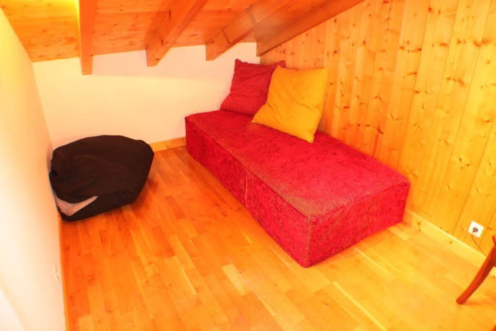 Apartment Capucin - A 3 Bedroom Chamonix Mountain Loft ภายนอก รูปภาพ