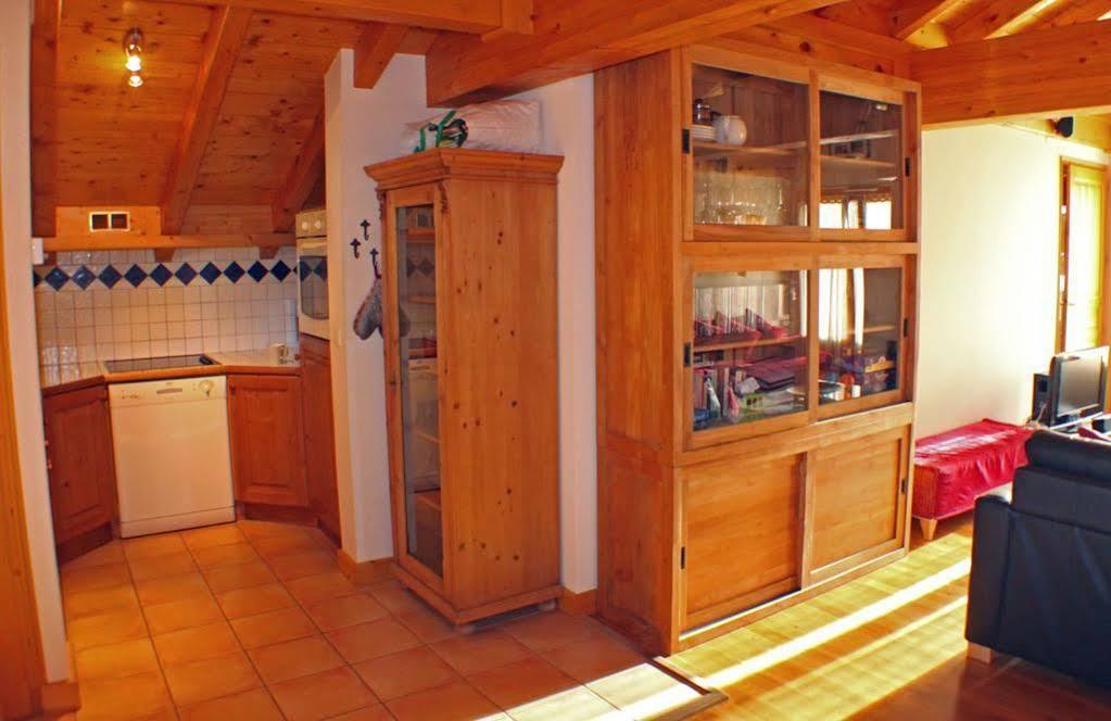 Apartment Capucin - A 3 Bedroom Chamonix Mountain Loft ภายนอก รูปภาพ