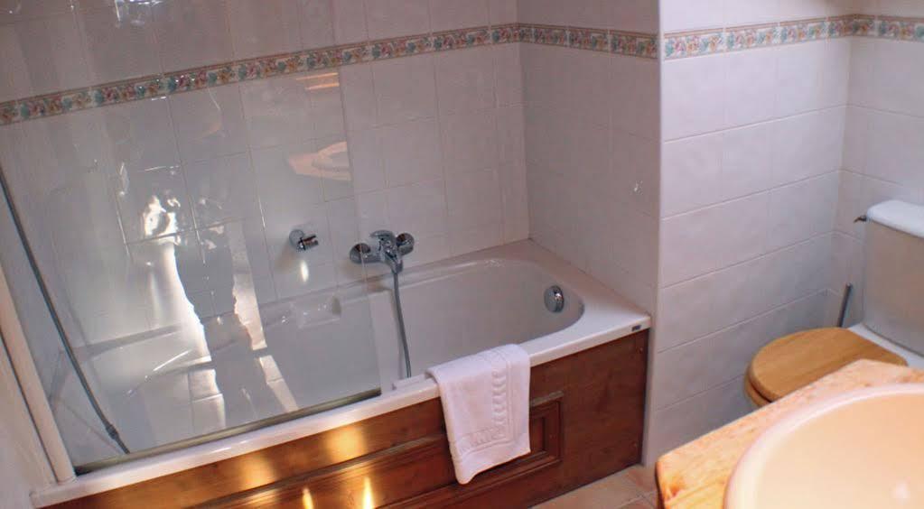 Apartment Capucin - A 3 Bedroom Chamonix Mountain Loft ภายนอก รูปภาพ