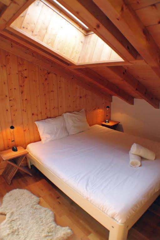 Apartment Capucin - A 3 Bedroom Chamonix Mountain Loft ภายนอก รูปภาพ