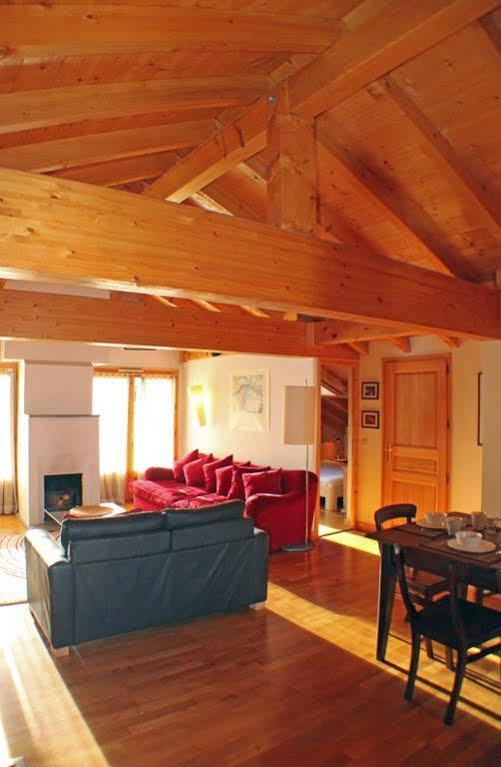 Apartment Capucin - A 3 Bedroom Chamonix Mountain Loft ภายนอก รูปภาพ