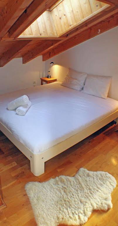 Apartment Capucin - A 3 Bedroom Chamonix Mountain Loft ภายนอก รูปภาพ
